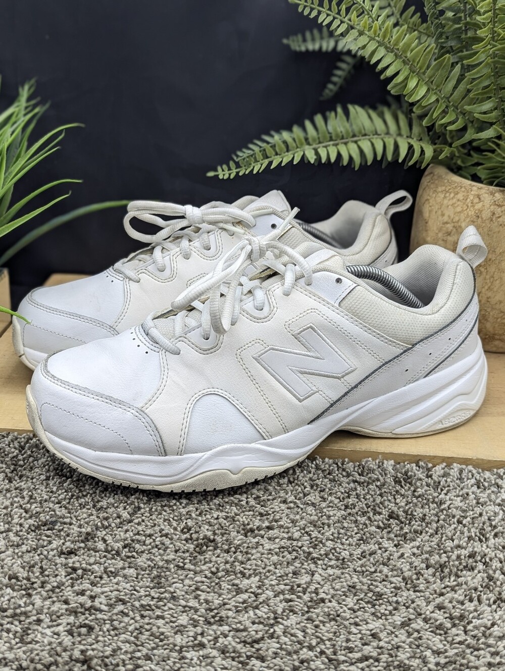 New Balance 609 White Leather Mens Size 11EEEE Walking Comfort Shoes